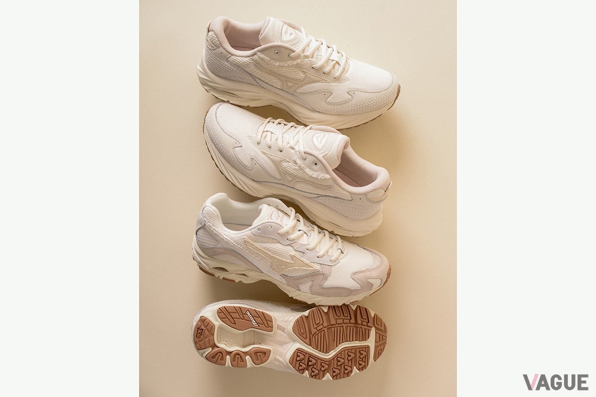 「SASHIKO PACK」の両モデル。伝統的な手芸技法・刺子のテクスチャーを楽しめる