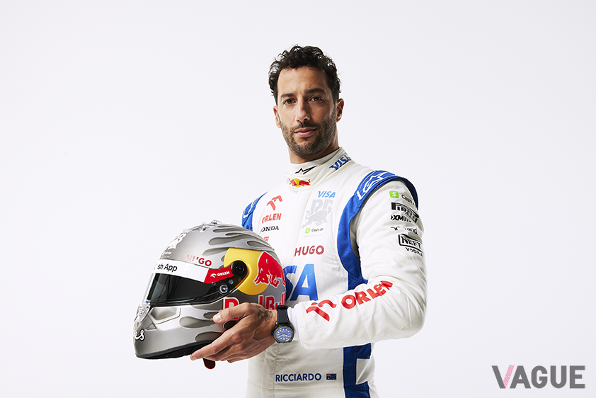 ドライバーの角田裕毅とダニエル・リカルドがパドックで着用している時計と同じモデル