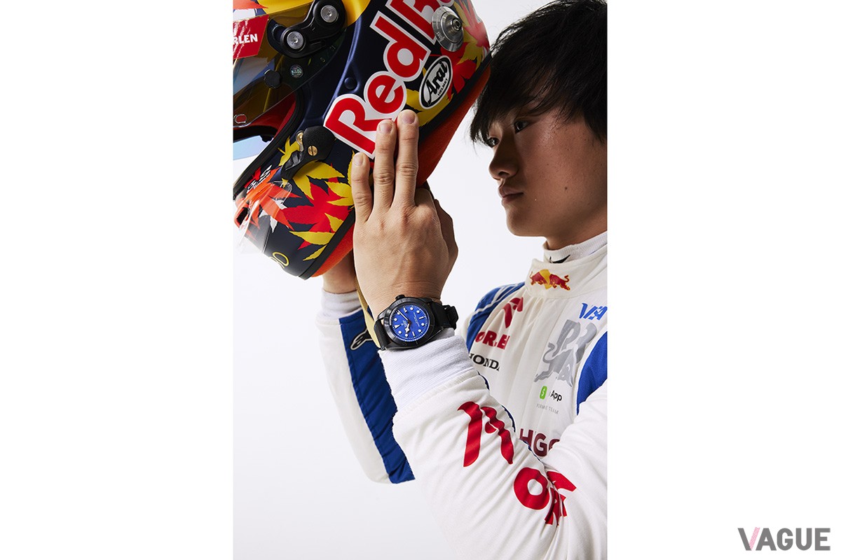 ドライバーの角田裕毅とダニエル・リカルドがパドックで着用している時計と同じモデル