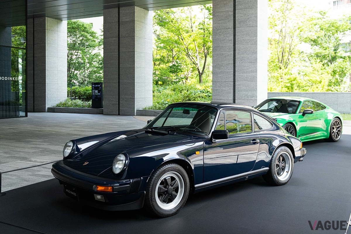 イベント時の車両展示。ナンバープレートのHodinkeeの文字が両者の親密さを表す