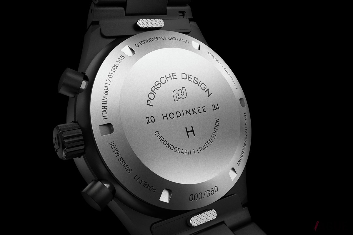 文字盤だけでなくリューズにもポルシェデザインのレトロなアイコンが