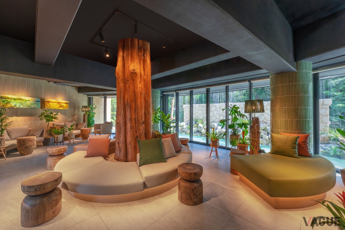 美しいインフォレストをモチーフにしたロビー