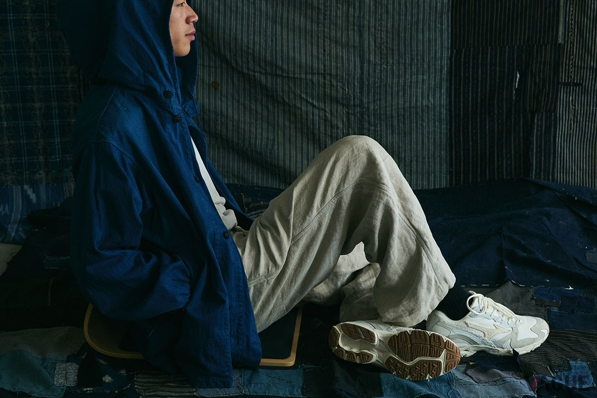 さりげなく和の伝統を取り入れたシューズ。汎用性も高いデザイン