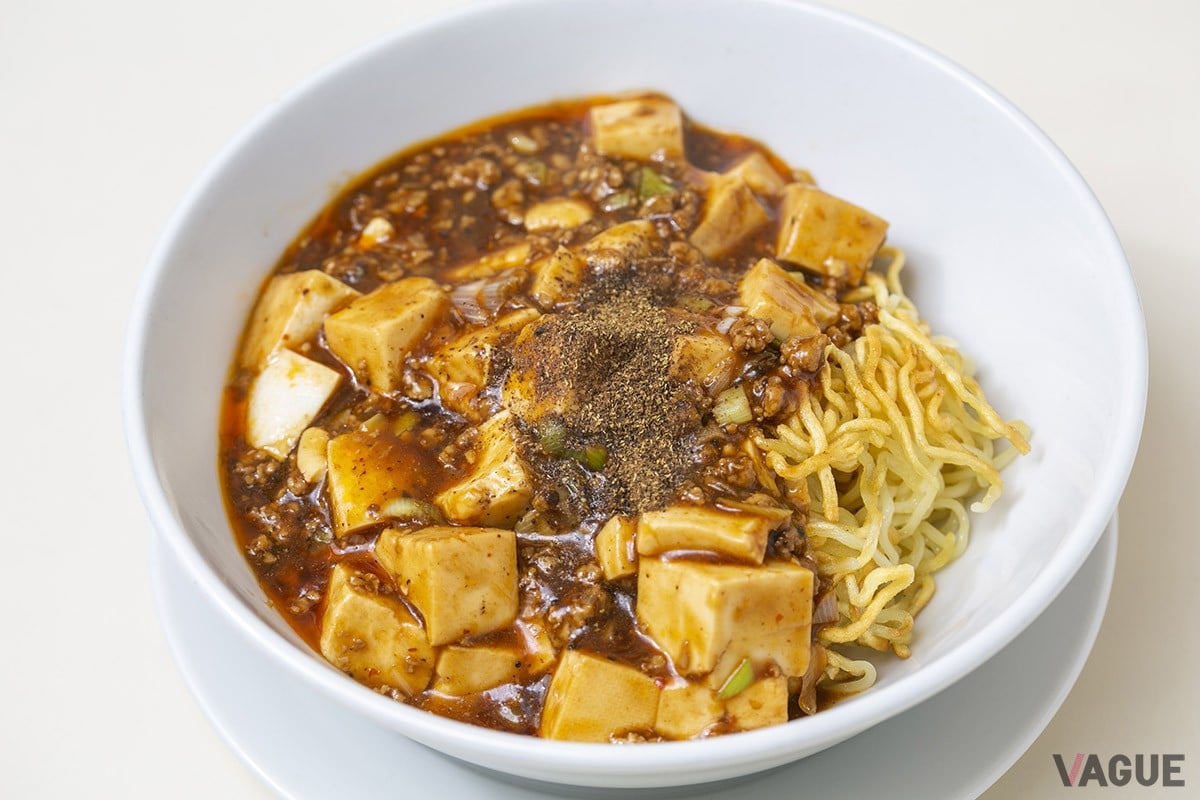 神楽坂飯店のオリジナル料理「麻婆焼きそば」880円