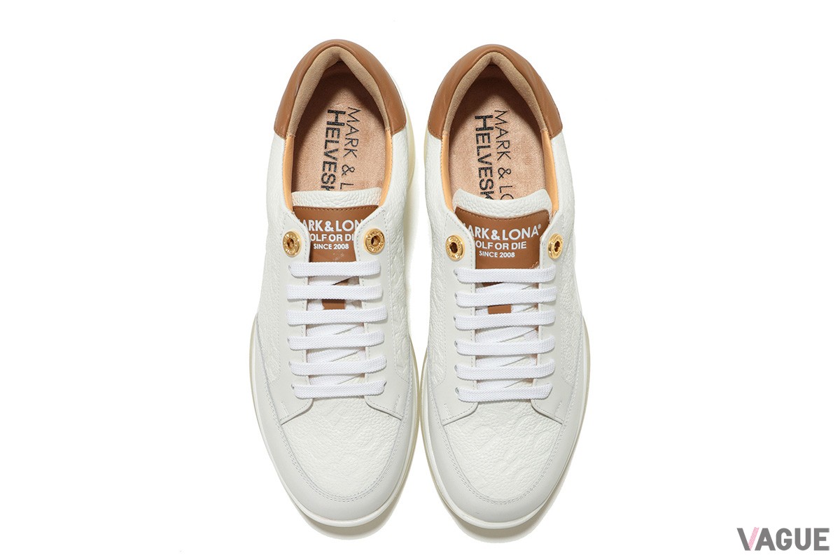 ゴルフアパレルブランドのマークアンドロナがスイスの靴ブランドと生み出した「HVML クラシック スパイクレスシューズ」