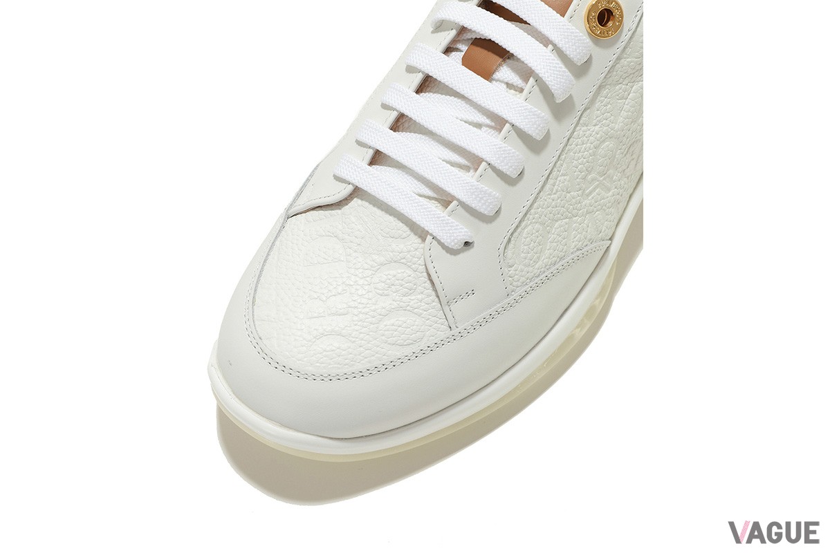 ゴルフアパレルブランドのマークアンドロナがスイスの靴ブランドと生み出した「HVML クラシック スパイクレスシューズ」