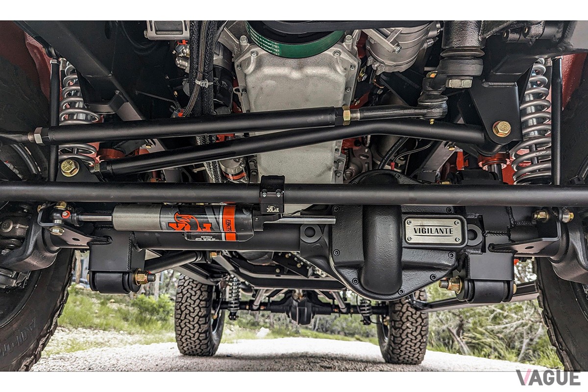 エンジンや足回りも刷新されている。サスペンションにはコイルスプリングを採用（C）Facebook『Vigilante 4×4』