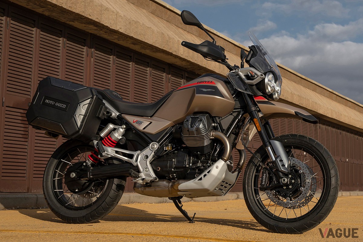人気の「V85TT」をベースに、走行性能や快適性、ウインドプロテクション性能をさらに向上させたモト・グッツィの新モデル「V85TTトラベル」