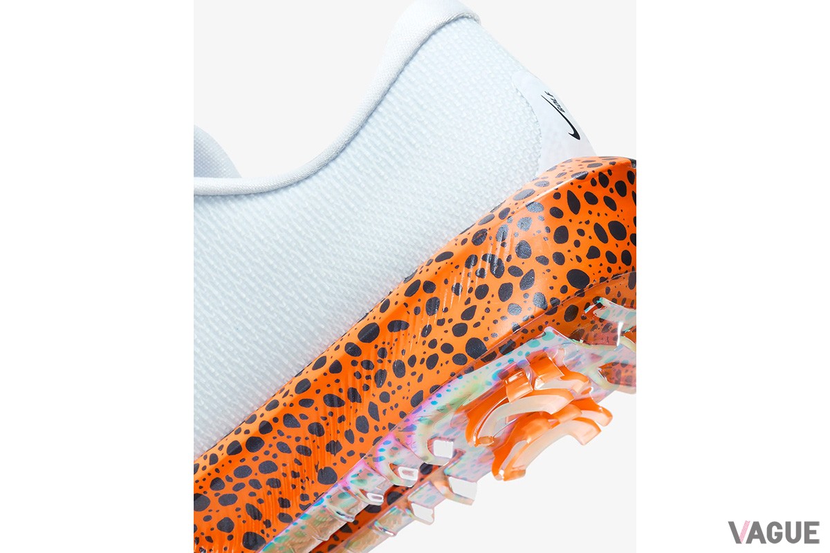 往年の革新的デザインに着想を得たカラーリングを採用したゴルフシューズ「ナイキ インフィニティ ツアー 2 エレクトリック」