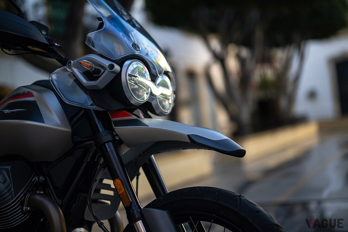 人気の「V85TT」をベースに、走行性能や快適性、ウインドプロテクション性能をさらに向上させたモト・グッツィの新モデル「V85TTトラベル」