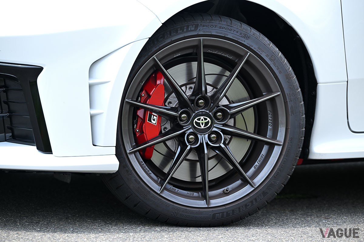 トヨタ“改良型”「GRヤリス」（ATモデル）