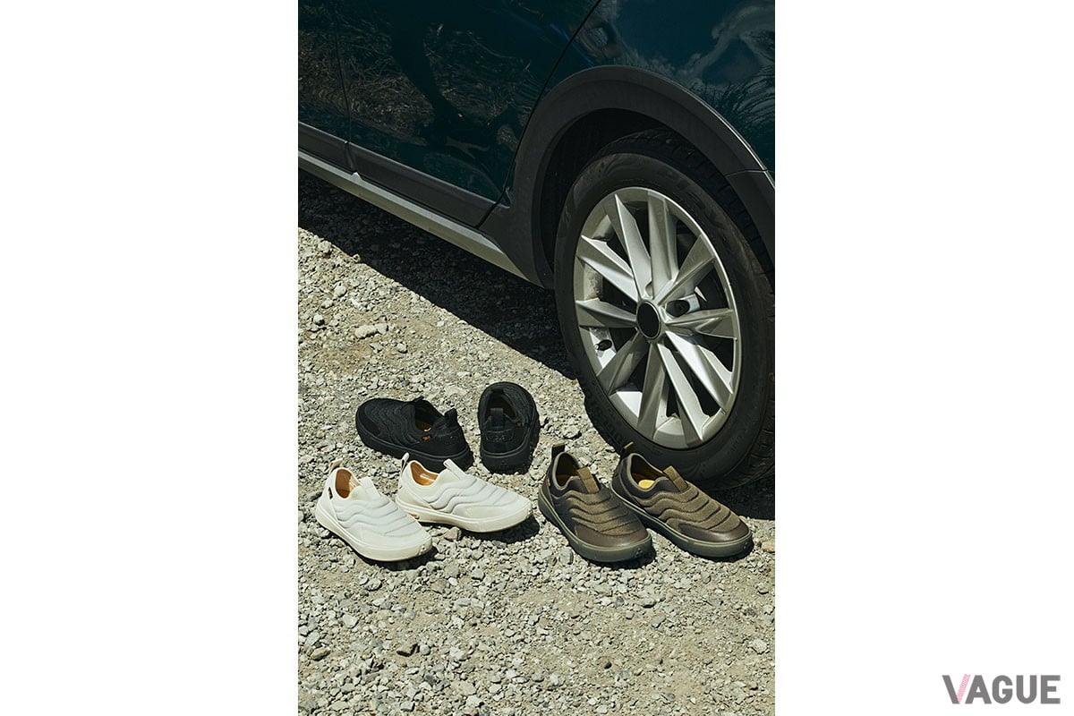 カラーバリーエーションはバーチ、ブラック、ダークオリーブの3色