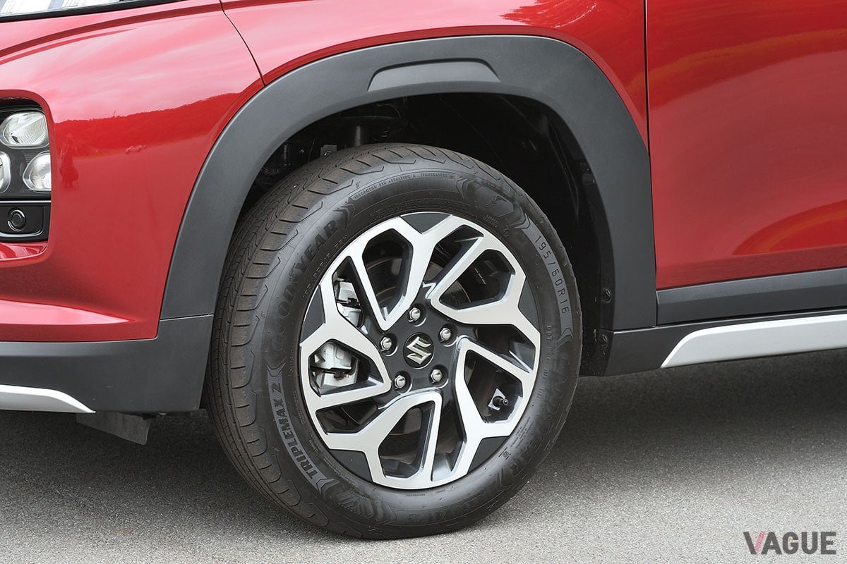 スズキ新型「フロンクス」