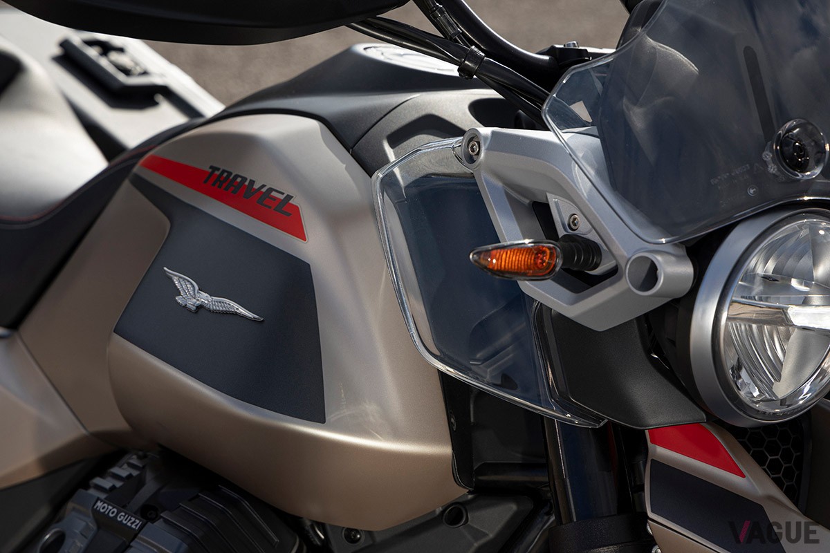 人気の「V85TT」をベースに、走行性能や快適性、ウインドプロテクション性能をさらに向上させたモト・グッツィの新モデル「V85TTトラベル」