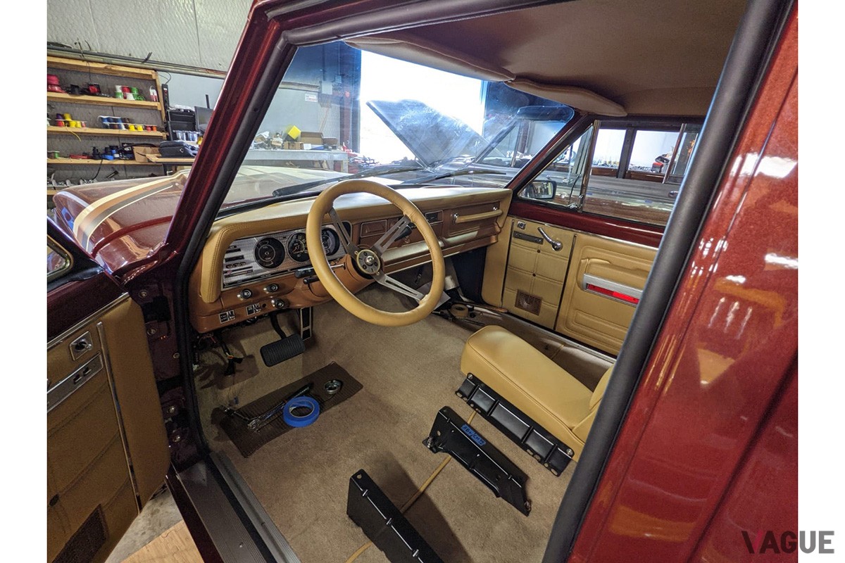 インテリアの作業風景（C）Facebook『Vigilante 4×4』