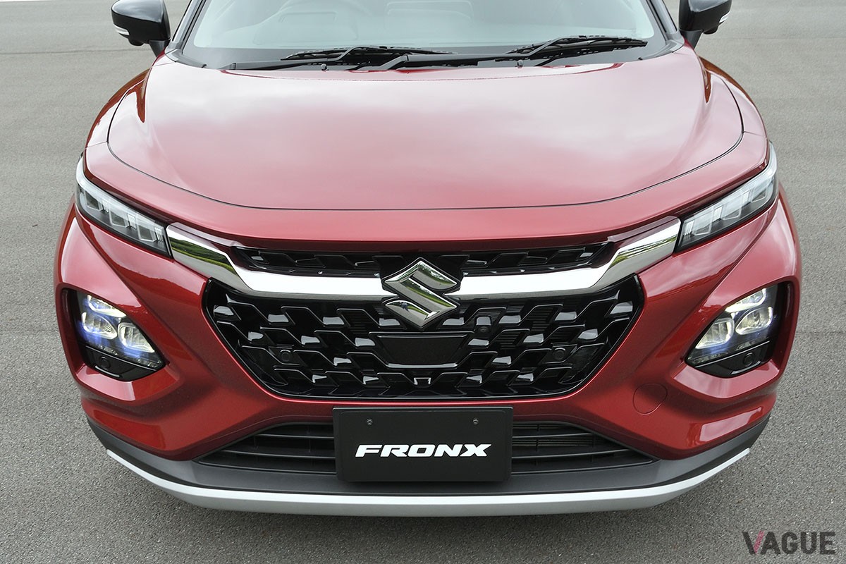 サイズを感じさせない広々としたリアシートが魅力的なスズキ新型「フロンクス」