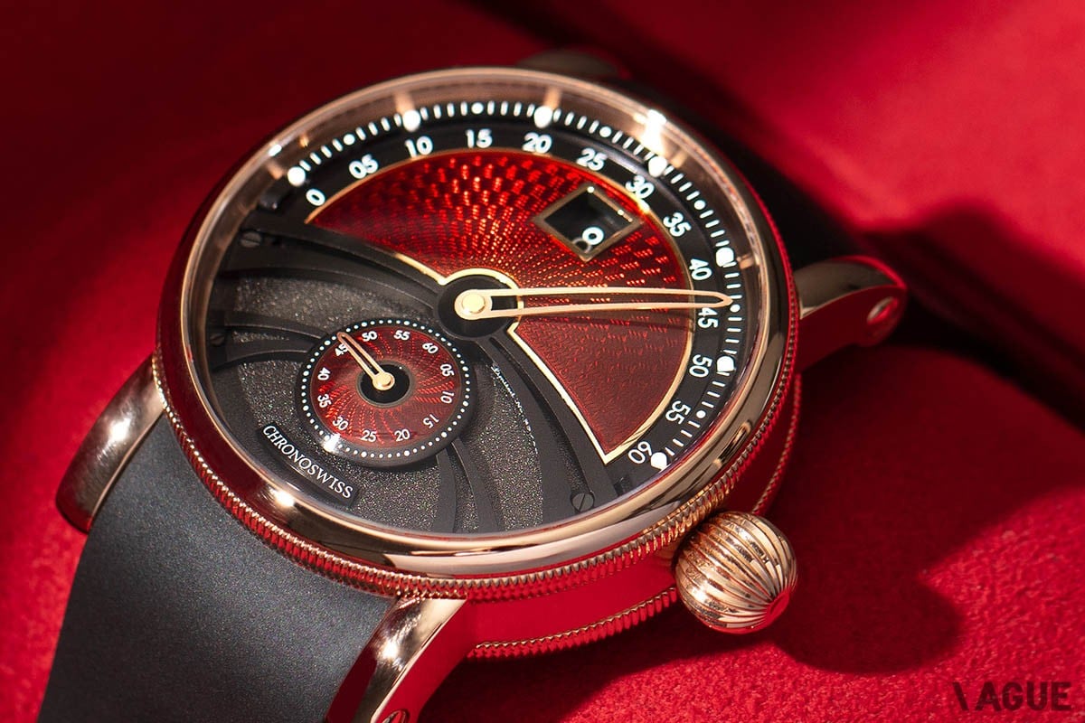 「クロノスイス デルフィス ドラキュラ」(品番:CH-1421.1E-BKRE 797万5000円、消費税込)その名の通り、モチーフはドラキュラ伯爵。卓越したクラフツマンシップで普遍性のあるストーリーを体現