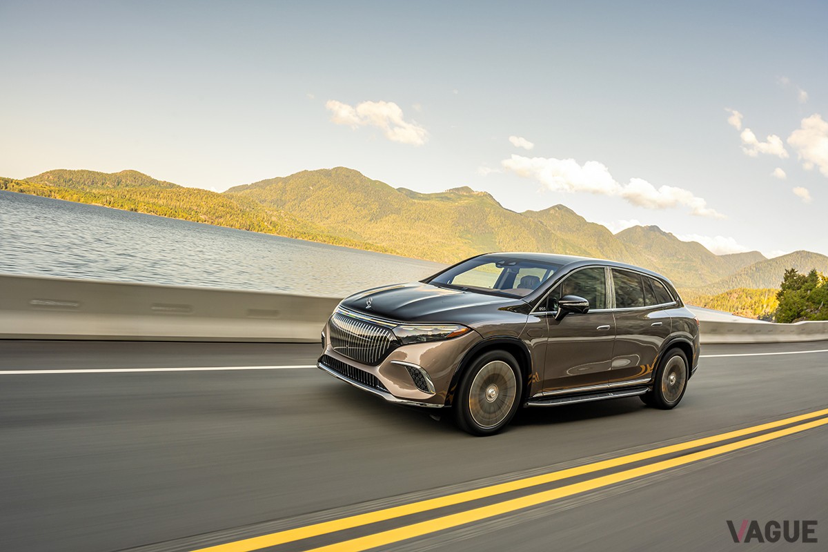 新型「メルセデス・マイバッハ EQS680 SUV」
