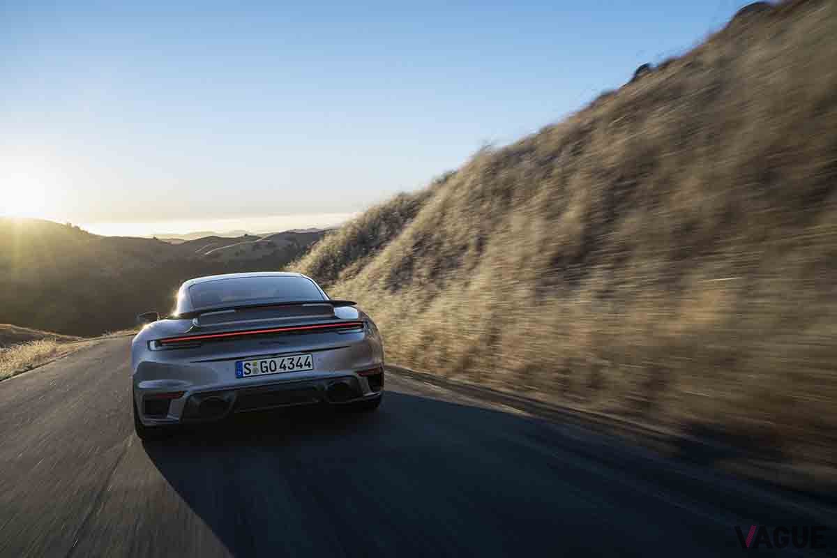 予約受注が開始された世界限定1974台の限定車、ポルシェ「911ターボ50イヤーズ」