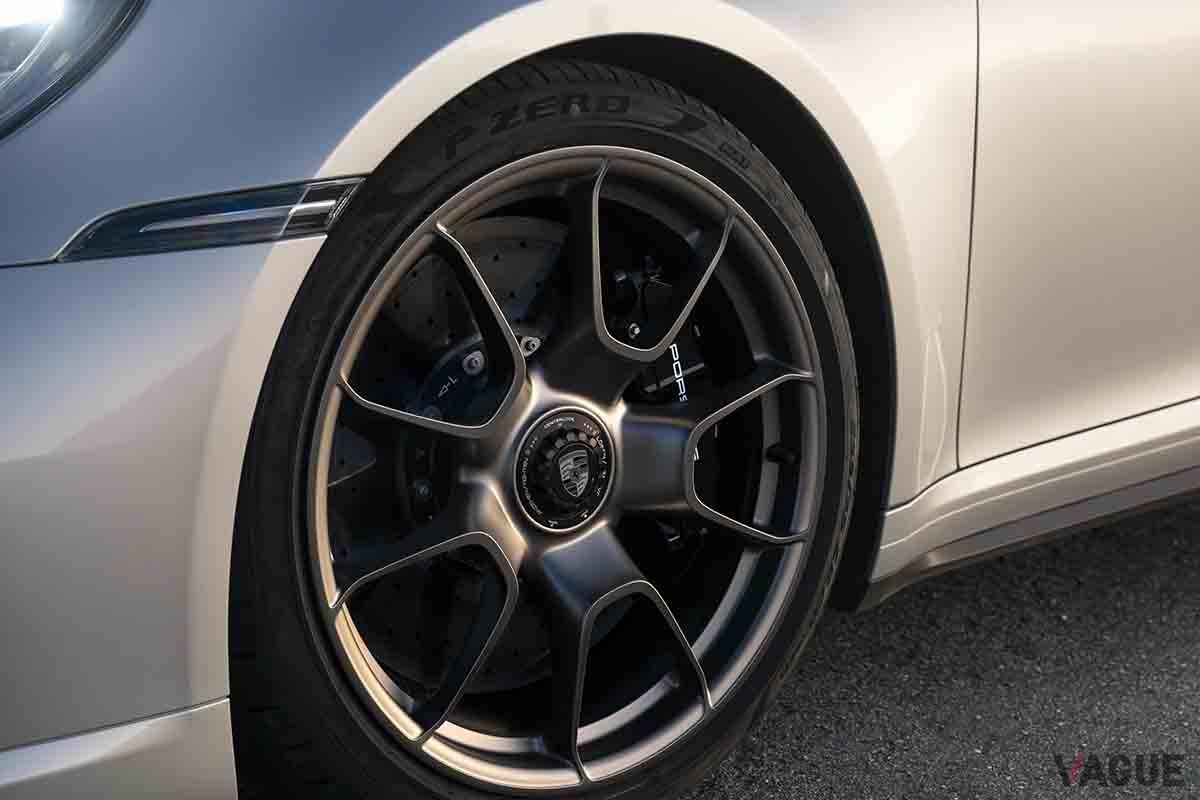 予約受注が開始された世界限定1974台の限定車、ポルシェ「911ターボ50イヤーズ」