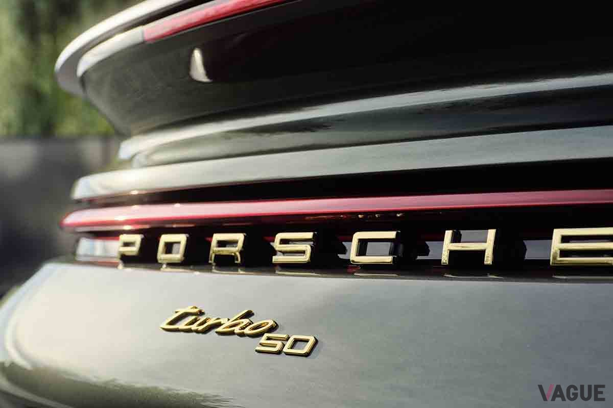 予約受注が開始された世界限定1974台の限定車、ポルシェ「911ターボ50イヤーズ」