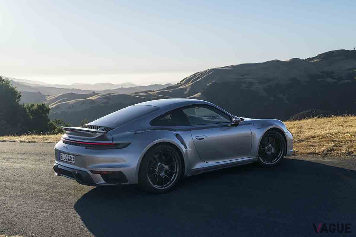予約受注が開始された世界限定1974台の限定車、ポルシェ「911ターボ50イヤーズ」