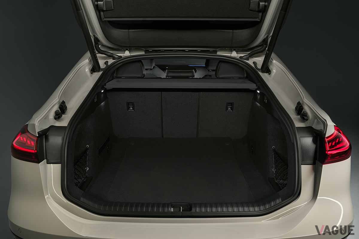 アウディ新型「A6 e-tron」スポーツバックの荷室