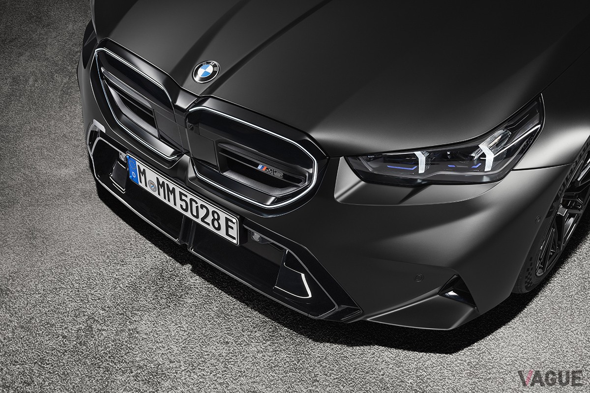 世界初公開されたBMW新型「M5ツーリング」