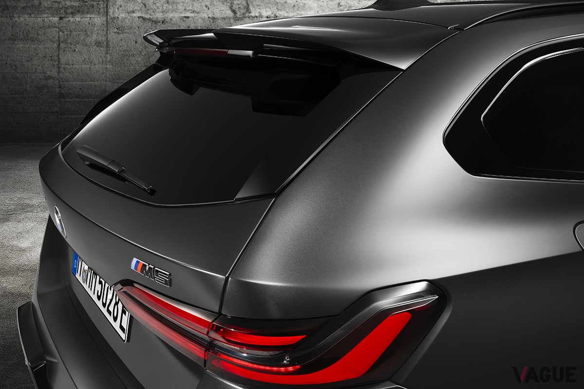 世界初公開されたBMW新型「M5ツーリング」