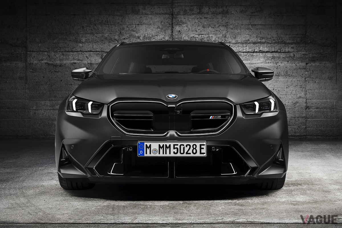 世界初公開されたBMW新型「M5ツーリング」