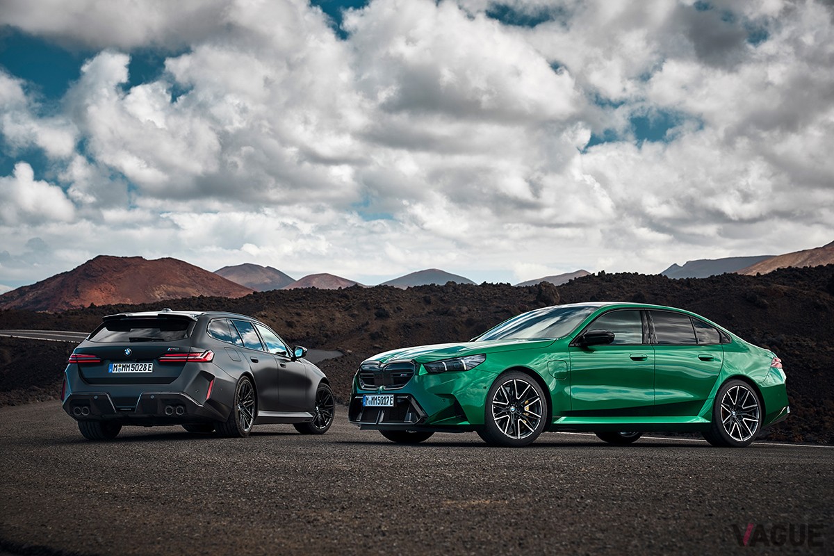 世界初公開されたBMW新型「M5ツーリング」と「M5セダン」