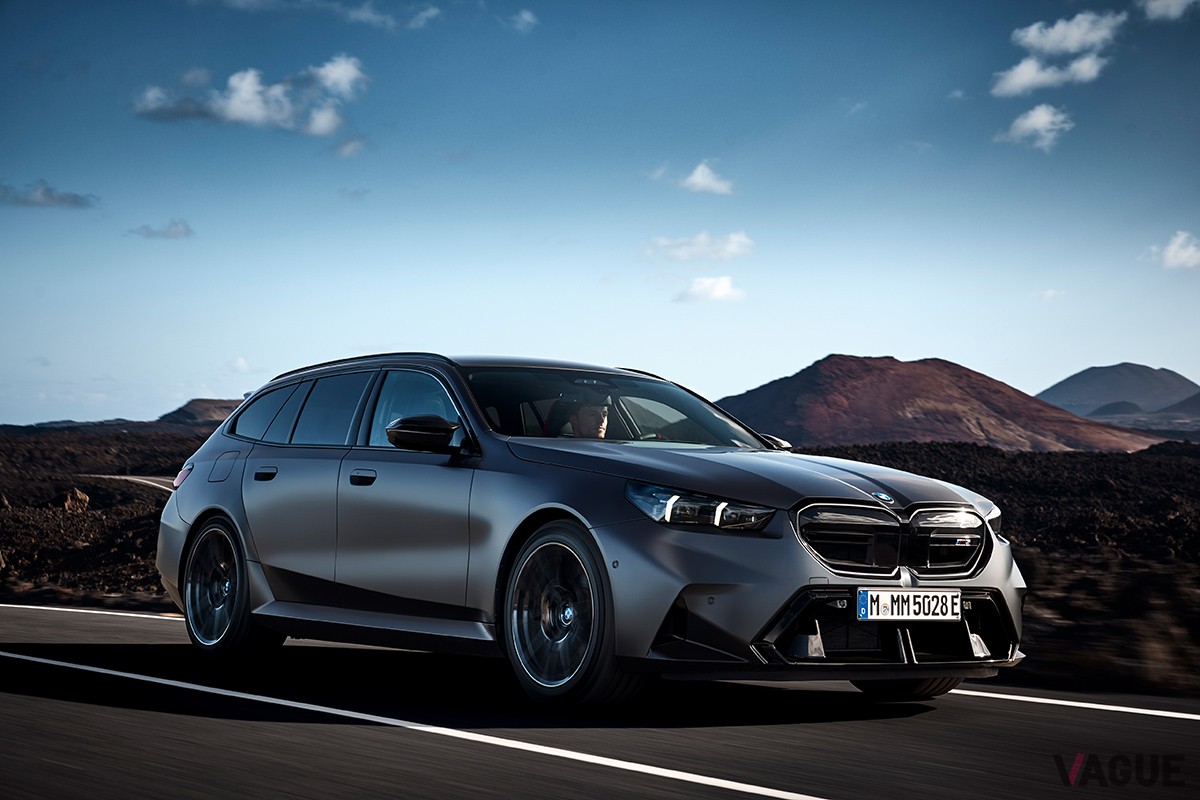 世界初公開されたBMW新型「M5ツーリング」