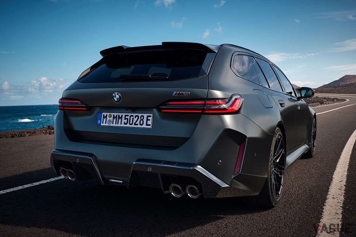 世界初公開されたBMW新型「M5ツーリング」