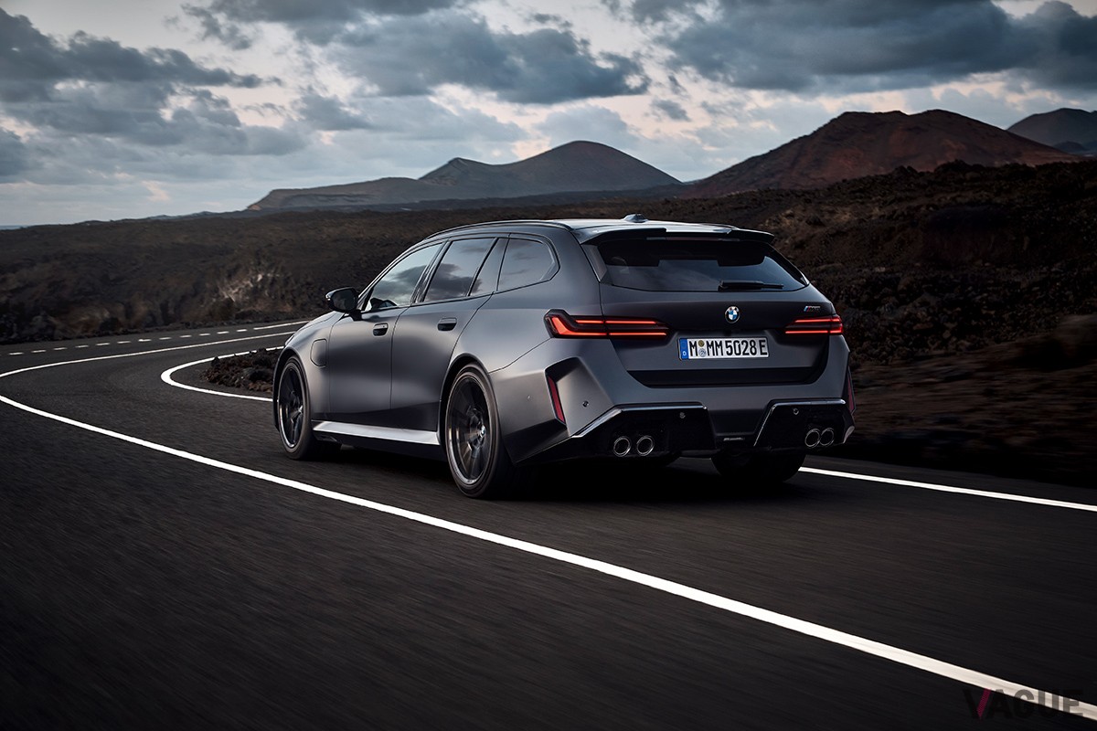 世界初公開されたBMW新型「M5ツーリング」