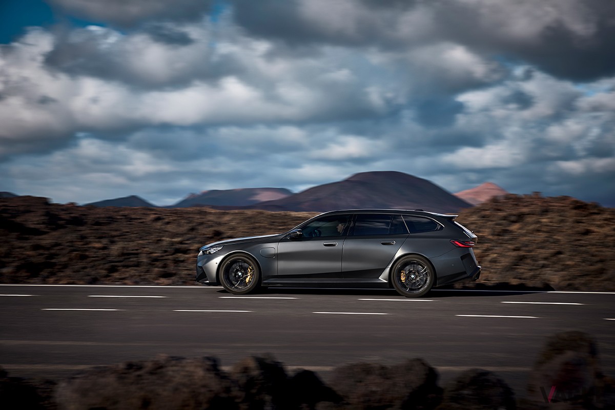 世界初公開されたBMW新型「M5ツーリング」