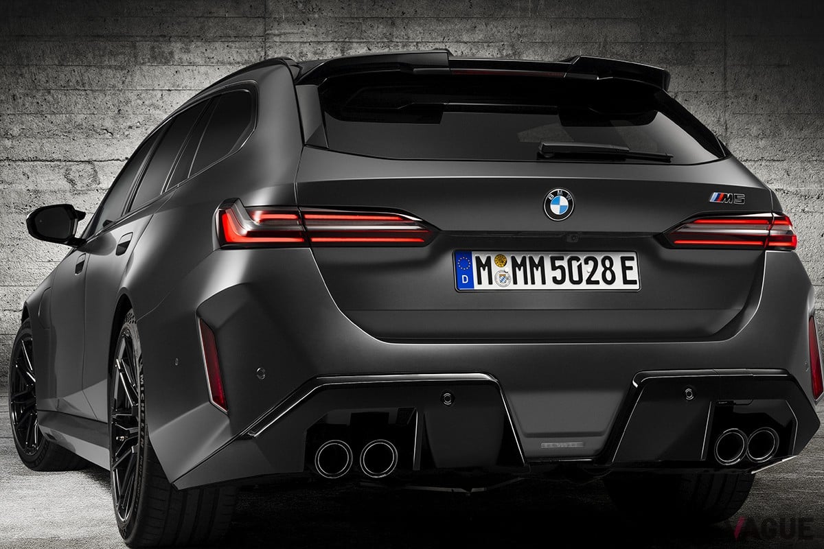 世界初公開されたBMW新型「M5ツーリング」
