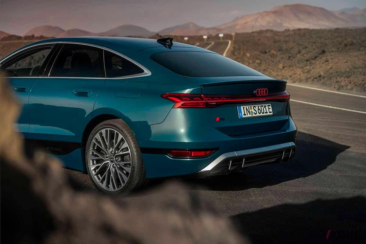 世界初公開されたアウディ新型「S6スポーツバックe-tron」