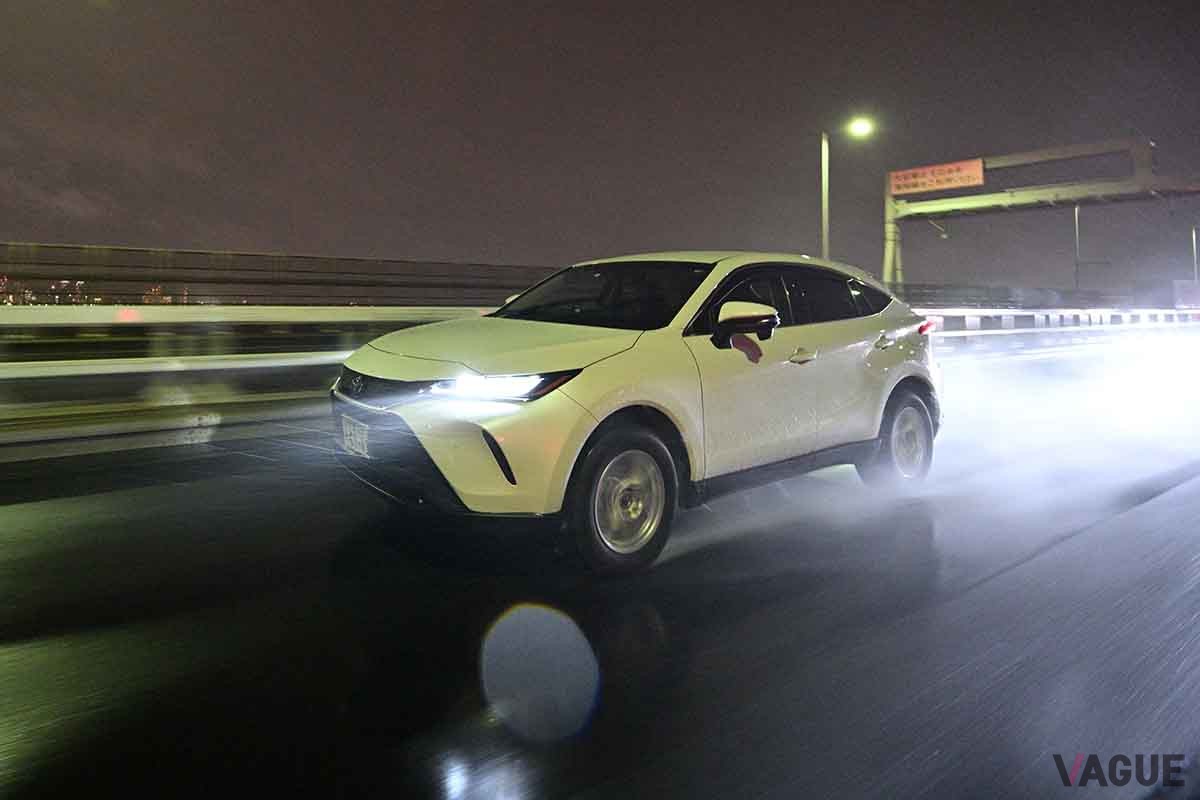 台風やゲリラ豪雨などの際、高速道路を走行すると「ハイドロプレーニング」現象が起きやすいので注意が必要だ