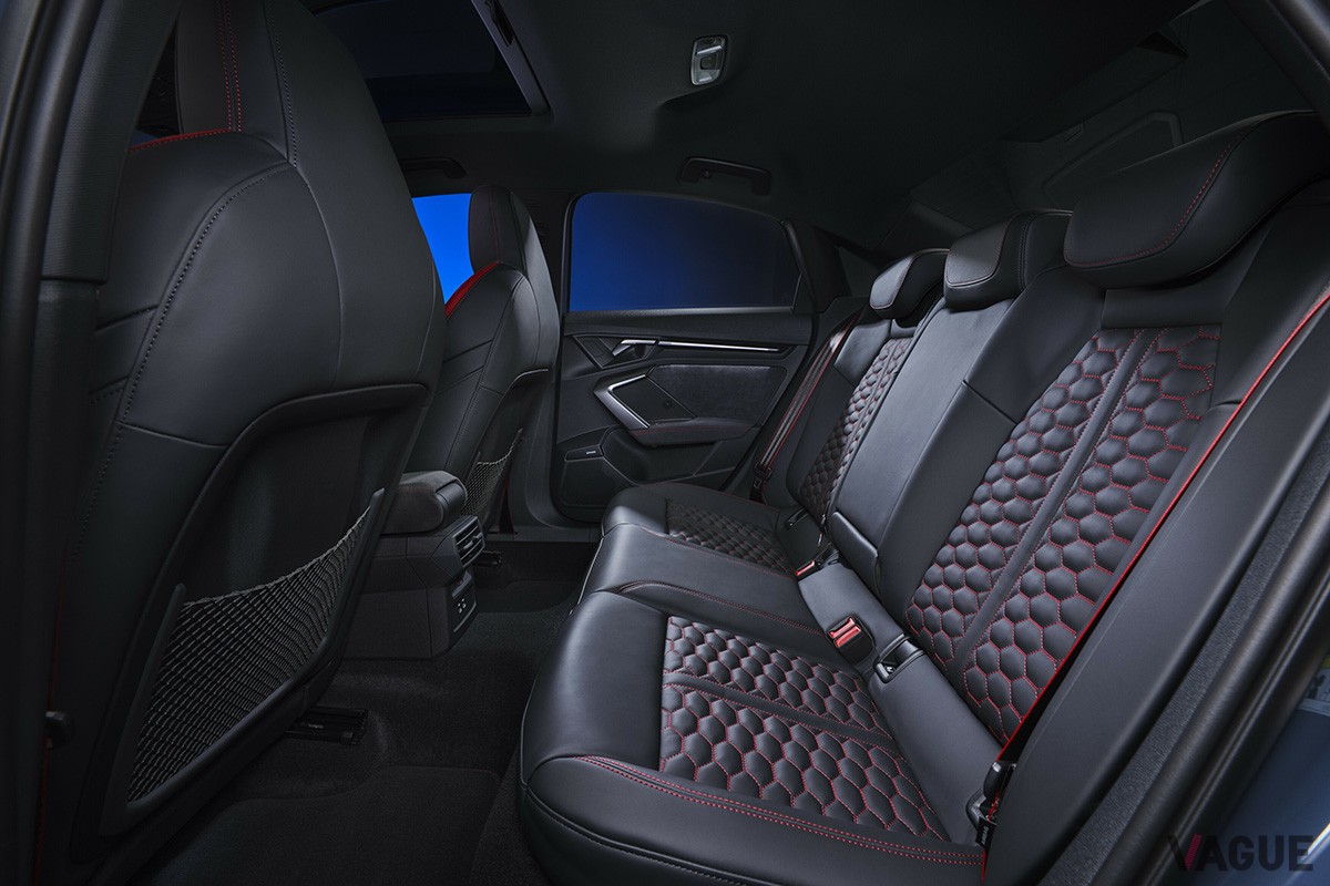 欧州で発表されたアウディ改良新型「RS3セダン」のインテリア