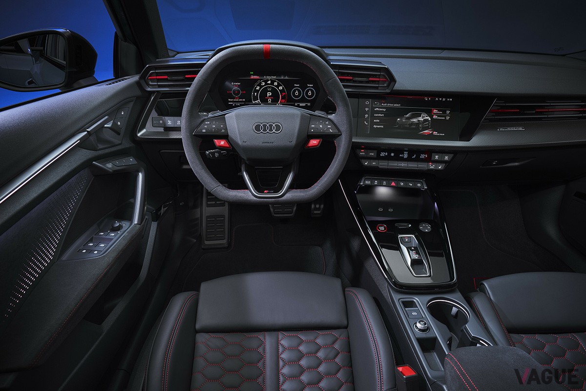 欧州で発表されたアウディ改良新型「RS3セダン」のインテリア
