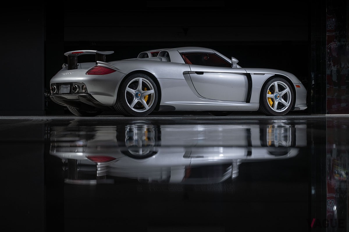 オークションに登場した2004年式ポルシェ「カレラGT」Darin Schnabel ©2024 Courtesy of RM Sotheby's