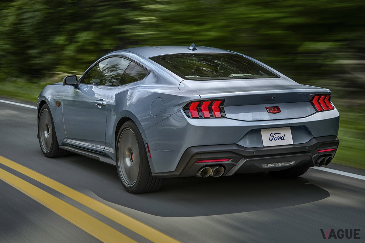 米国市場で登場したフォードの限定車「マスタング60周年記念パッケージ」（ブルターニュ・ブルー）