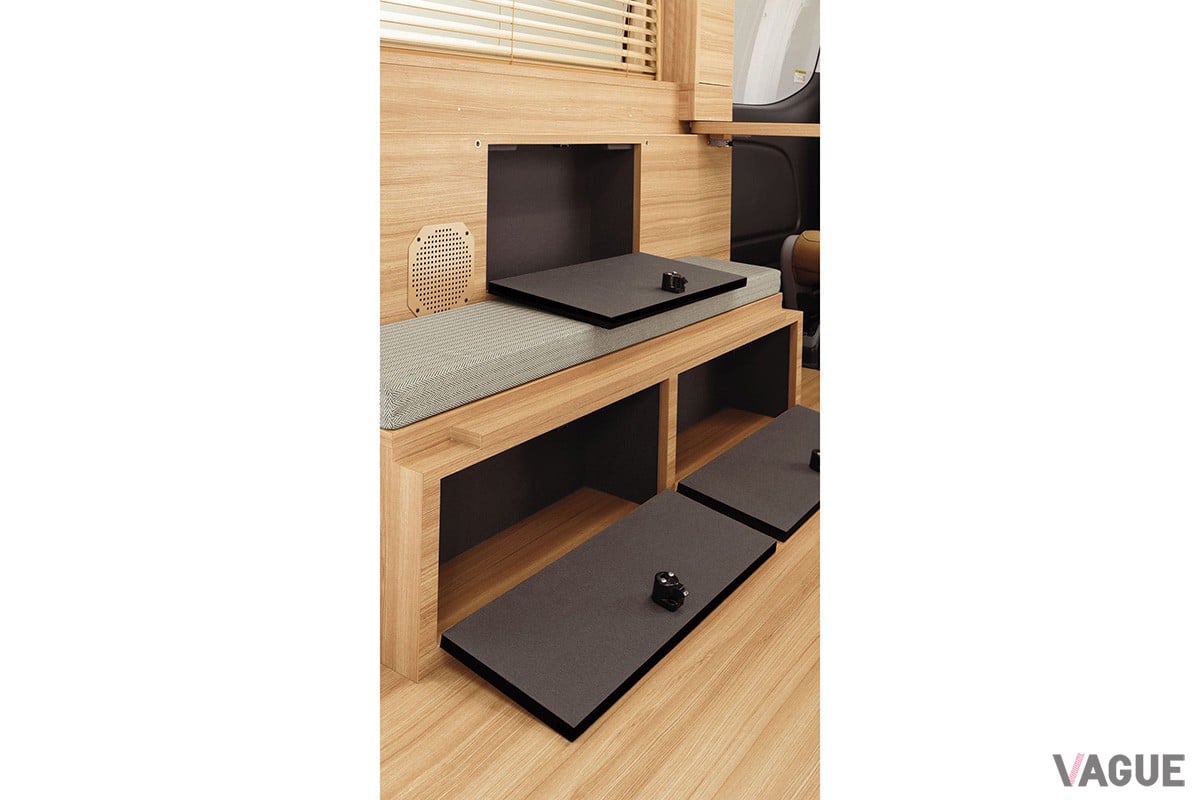 日産「キャラバン MYROOM」