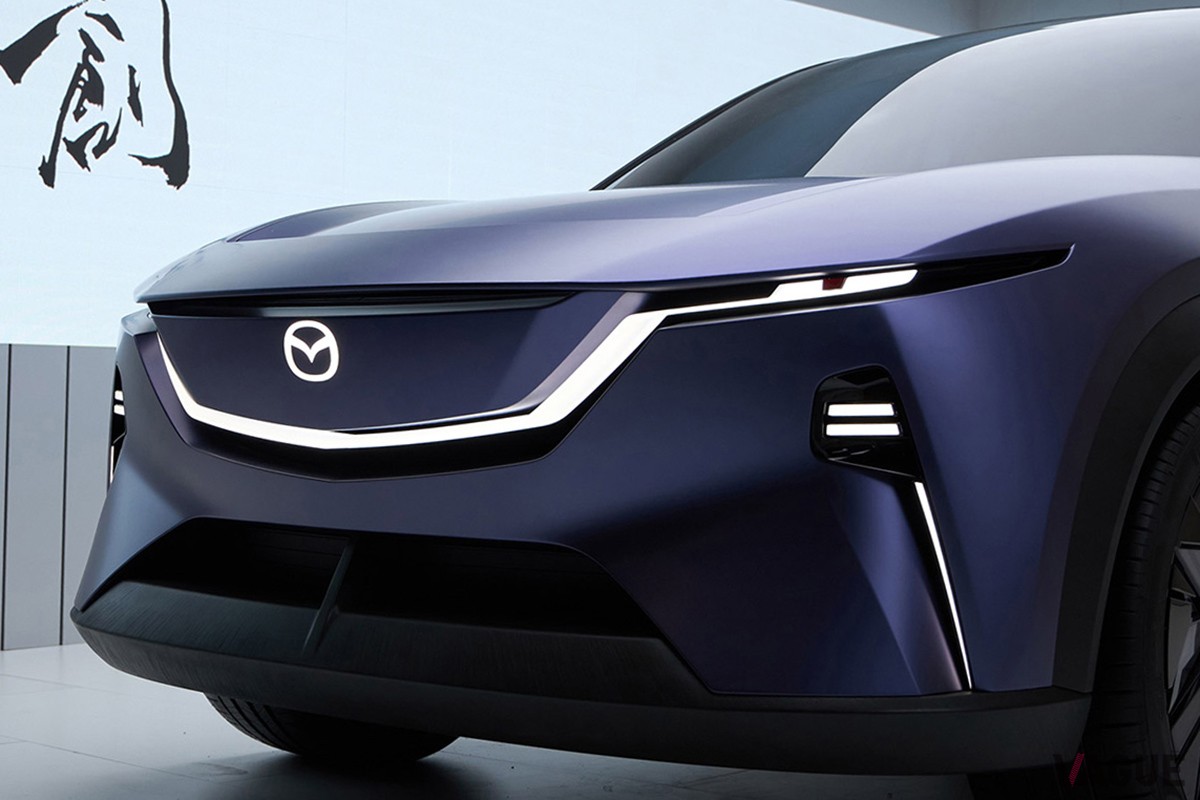 「北京国際モーターショー2024」で長安マツダが世界初公開した「マツダ・アラタ」。次世代型「CX-5」との関係性が気になる