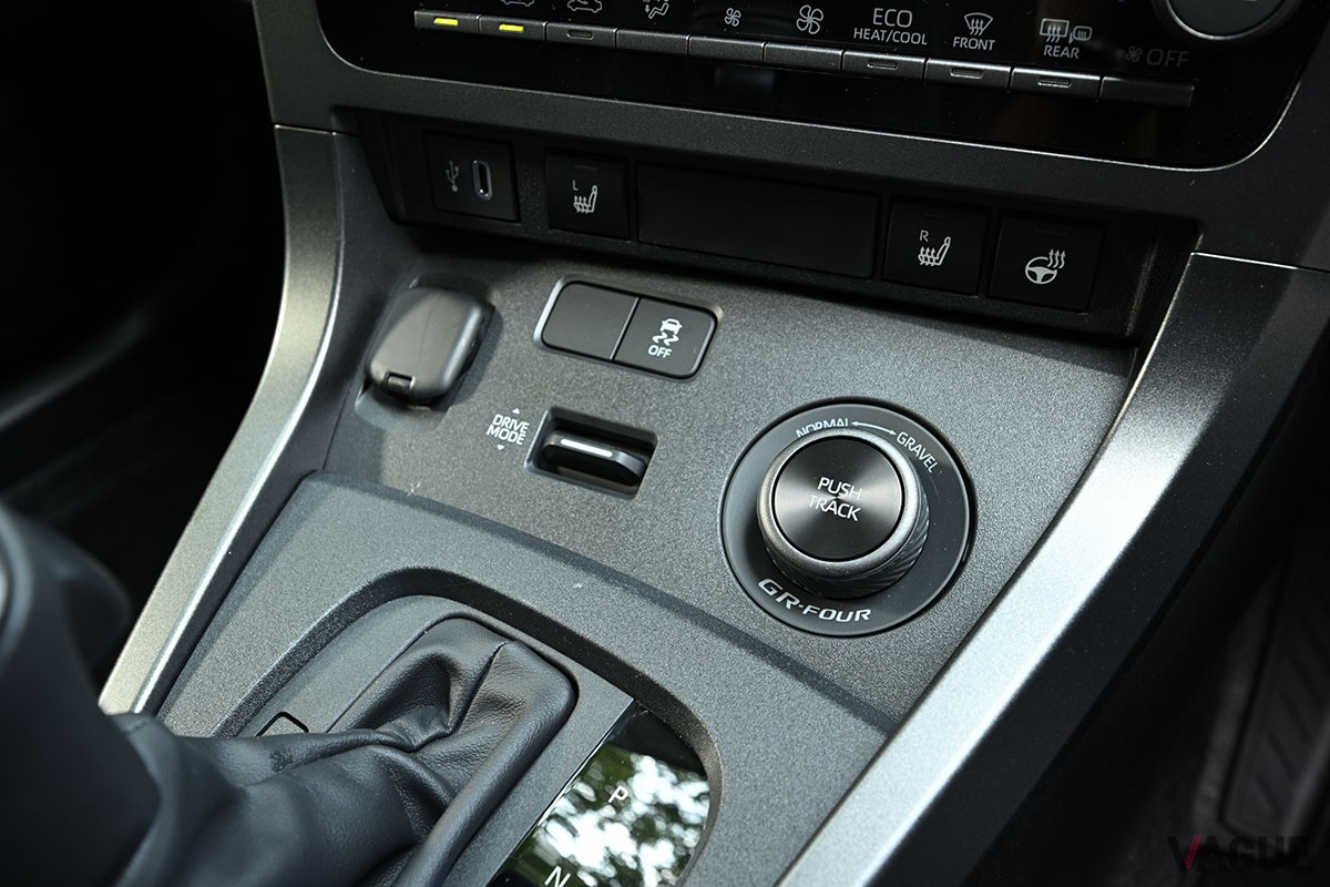 トヨタ“改良型”「GRヤリス」（ATモデル）