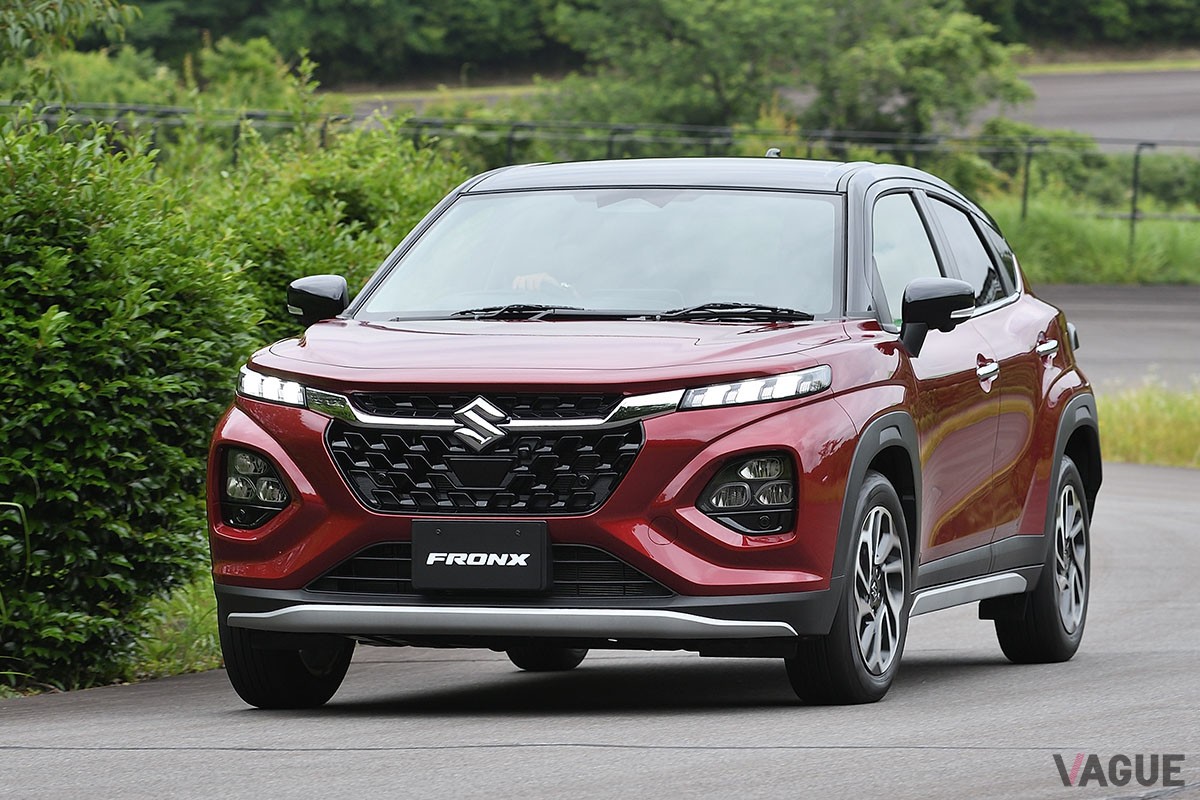 サイズを感じさせない広々としたリアシートが魅力的なスズキ新型「フロンクス」