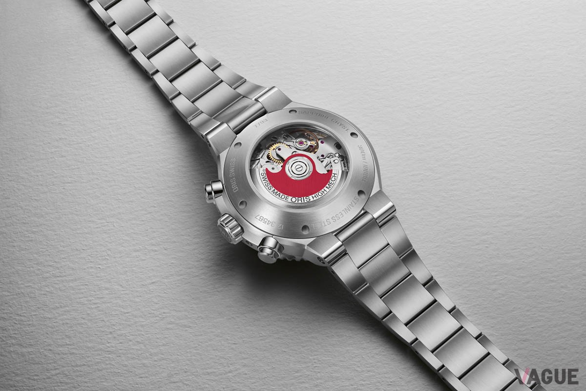 裏蓋はシースルー。他のクロノグラフモデルでも採用されていた自動巻きキャリバー771を搭載