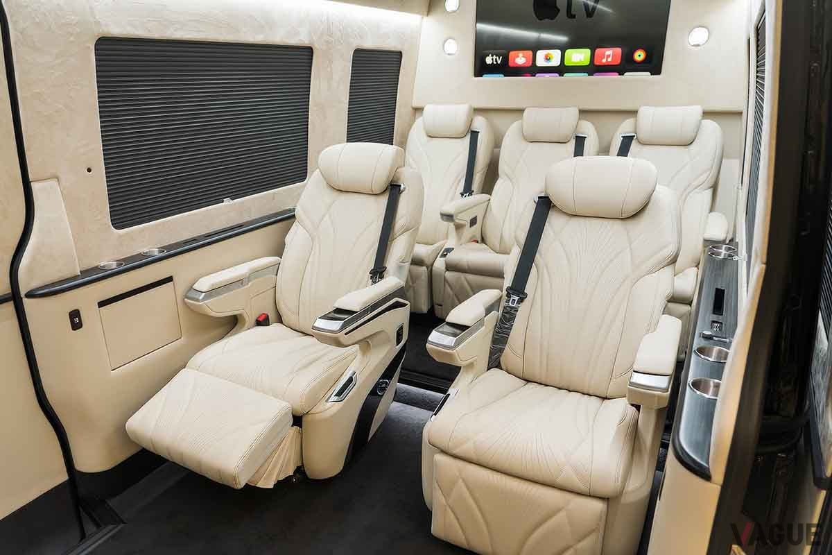 メルセデス・ベンツ新型「スプリンター」をベースにした高級バン「サットン・ファーストクラス」のインテリア