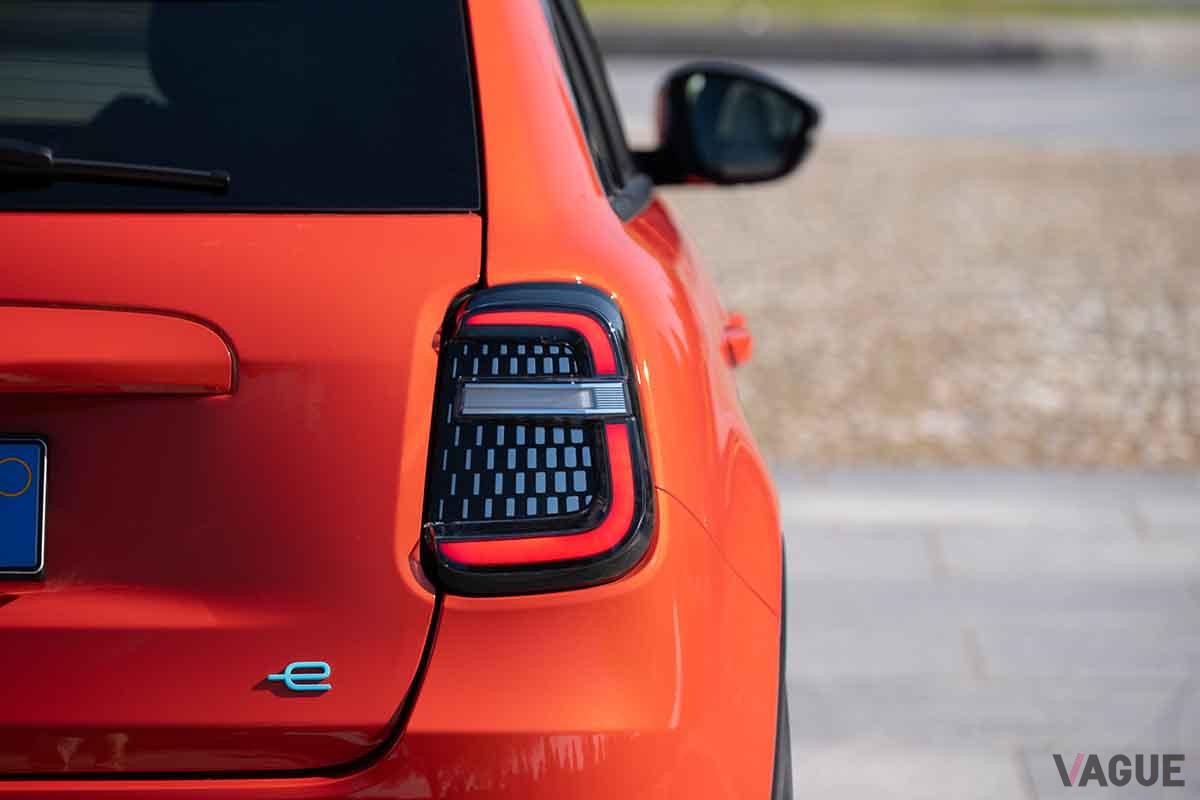 2024年9月10日に日本で発売される予定のフィアット新型「600e」