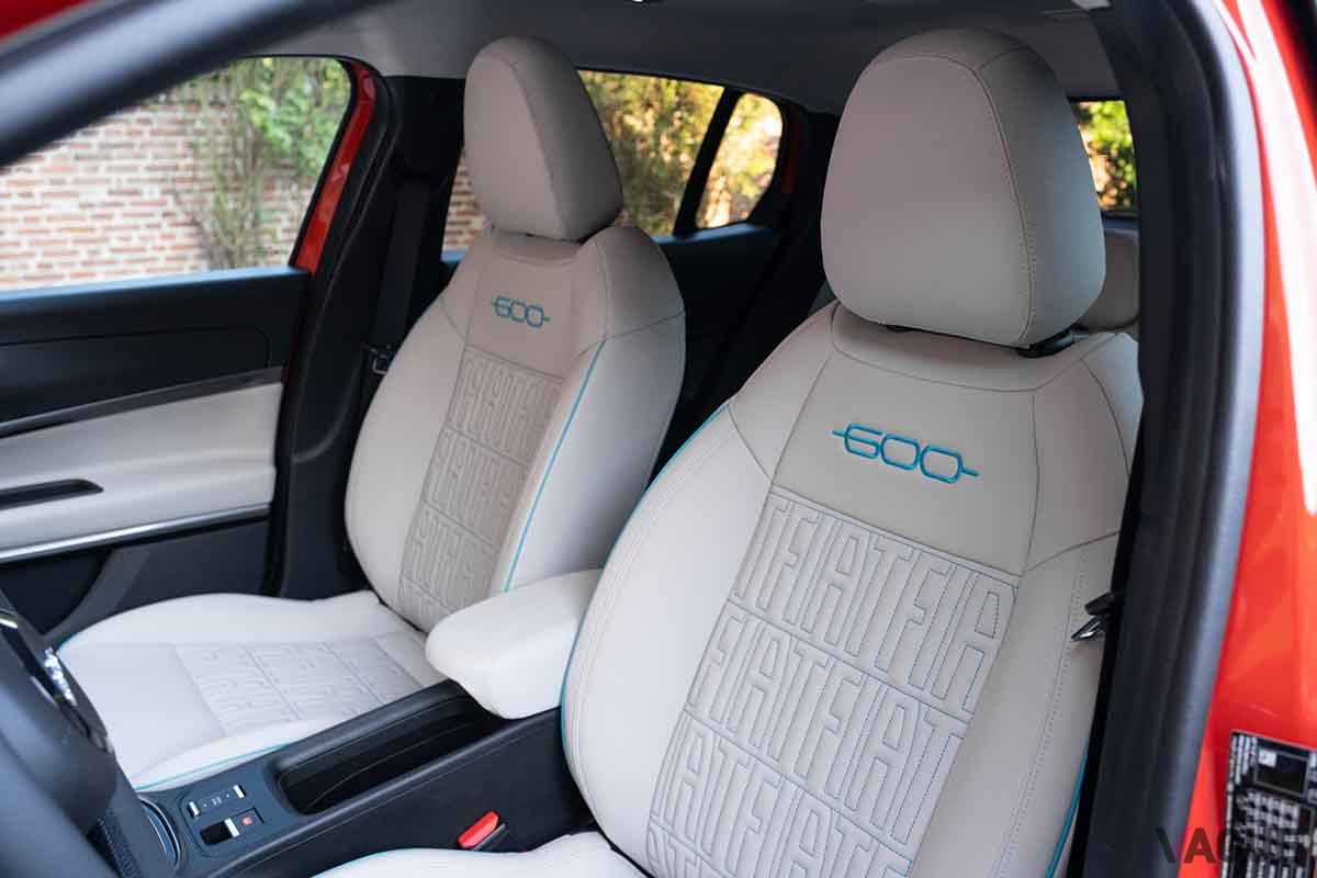 フィアット新型「600e」のインテリア